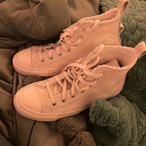 Converse Women Chuck Taylor All Star Fleece Lined Hi-Tops